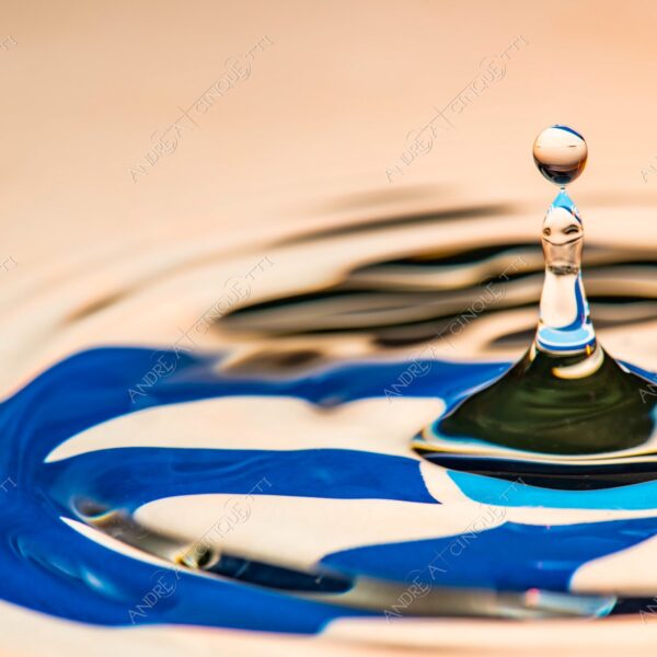 macro photography goccia gocce d'acqua water drop drops high speed sync riflessi reflections splash colori colours bounce bouncing marchio logo eurex eur-ex rettifica