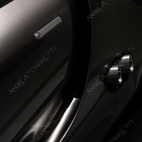museo museum stoccarda stuttgart porsche bianco e nero black and white dettagli details penombra twilight scuro dark ombra shadow profilo silhouette curve bends auto car