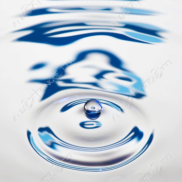 macro photography goccia gocce d'acqua water drop drops high speed sync riflessi reflections splash colori colours bounce bouncing marchio logo eurex eur-ex rettifica