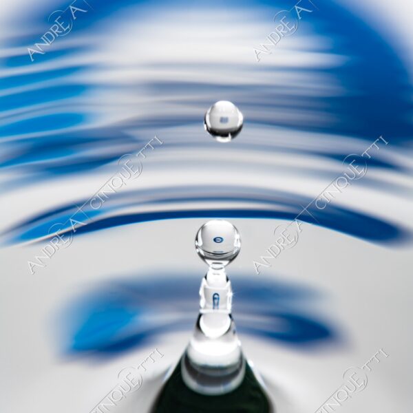 macro photography goccia gocce d'acqua water drop drops high speed sync riflessi reflections splash colori colours bounce bouncing marchio logo eurex eur-ex rettifica