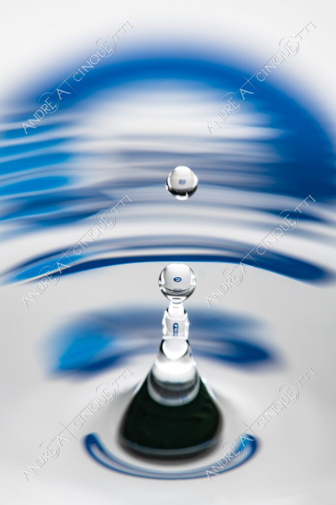 macro photography goccia gocce d'acqua water drop drops high speed sync riflessi reflections splash colori colours bounce bouncing marchio logo eurex eur-ex rettifica