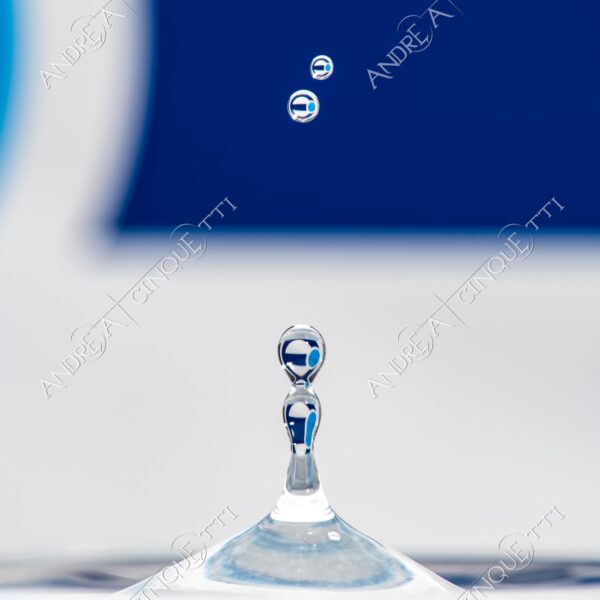 macro photography goccia gocce d'acqua water drop drops high speed sync riflessi reflections splash colori colours bounce bouncing marchio logo eurex eur-ex rettifica