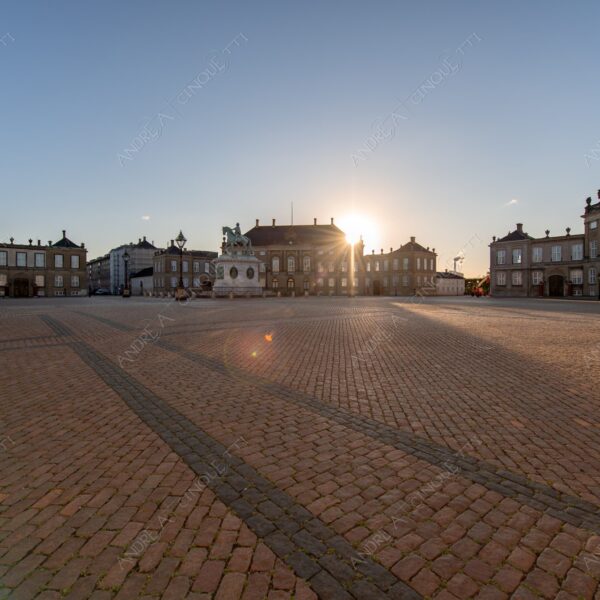 danimarca denmark copenaghen copenhagen amalienborg palazzo palace tenuta estate tramonto sunset sundown crepuscolo dusk twilight alba sunrise