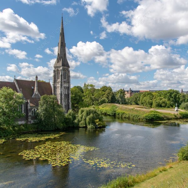 danimarca denmark copenaghen copenhagen kastellet fortezza militare chiesa church campanile bell tower steeple belfry nuvole clouds
