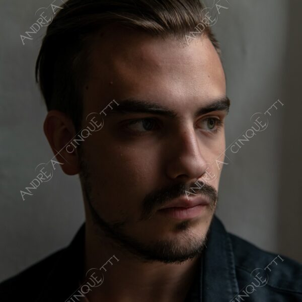 modello model fashion uomo man barba beard fotoshooting photoshoot servizio fotografico contrasto contrastato contrast contrasted chiaro scuo light dark ombre shadows