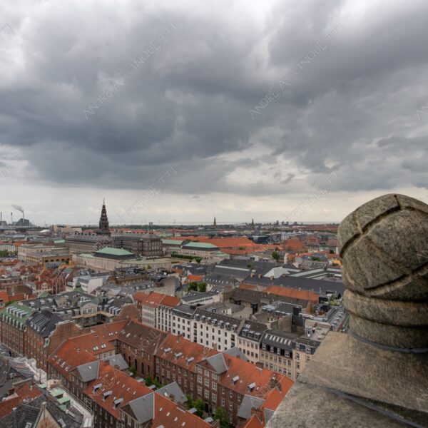 danimarca denmark copenaghen copenhagen municipio city hall vista view balcone balcony gargoyle