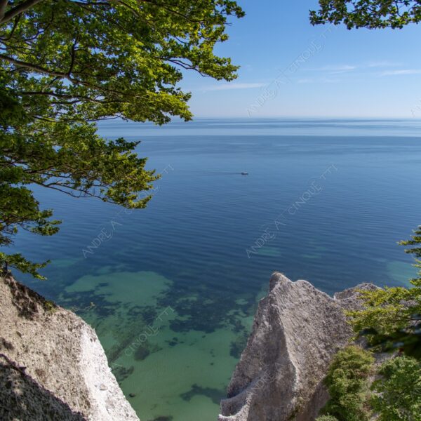 danimarca denmark stege mons klint vista view mare sea oceano ocean rocce rocks orizzonte horizon costa coast cliff