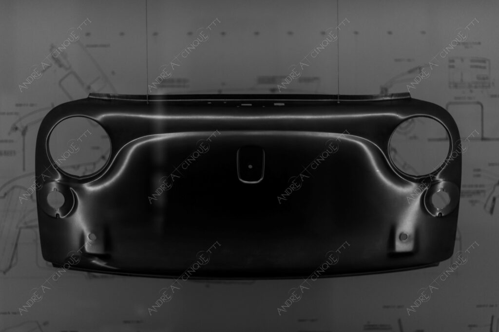 museo della scienza e della tecnica museum of science and technology science and technology museum bianco e nero black and white dettagli details penombra twilight scuro dark ombra shadow fiat 500 frontale