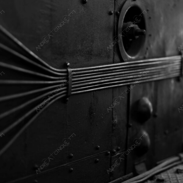 museo della scienza e della tecnica museum of science and technology science and technology museum bianco e nero black and white dettagli details penombra twilight scuro dark ombra shadow treno train