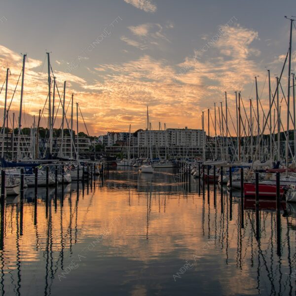 danimarca denmark aarhus riflessi reflections mirror wakeboard tramonto sunset sundown crepuscolo dusk twilight porto harbour barche ships