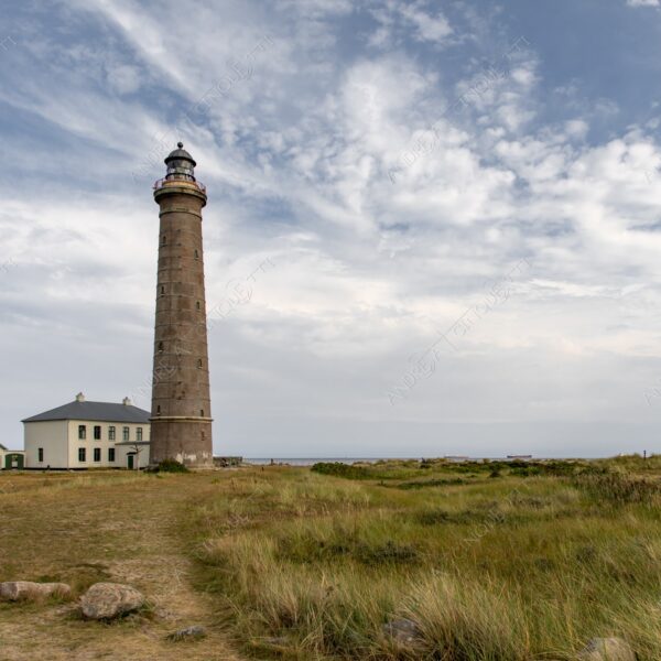 danimarca denmark skagen gray lighthouse faro nuvole clouds spiaggia beach costa coast collina hill