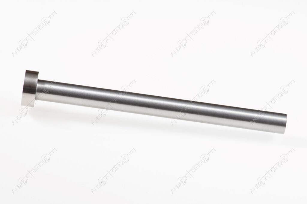 still life normalizzati per stampi componenti per stampi standard component for moulds cannocchiali sleeve ejectors din iso 8405