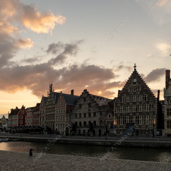 gent gand fiume river ponte bridge antico ancient borgo borough medievale medieval sole sun alba sunrise dawn crepuscolo dusk twilight
