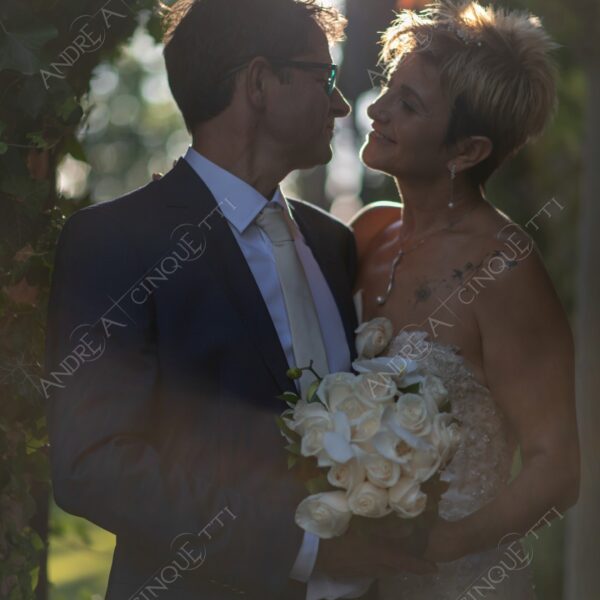 matrimonio wedding celebrazione celebration festa party sposa bride sposo groom shooting fotografico photoshooting controluce backlight backlit profilo silhouette