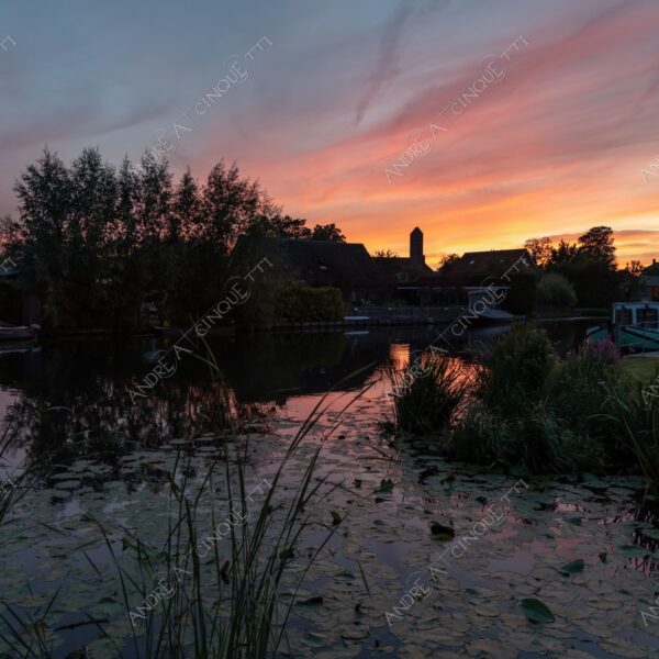 olanda holland paessi bassi the netherlands kinderdijk mulini a vento windmill windmills nuvole clouds canale channel canal vie d'acqua waterways tramonto sunset sundown crepuscolo dusk twilight alba sunrise lunga esposizione long exposure