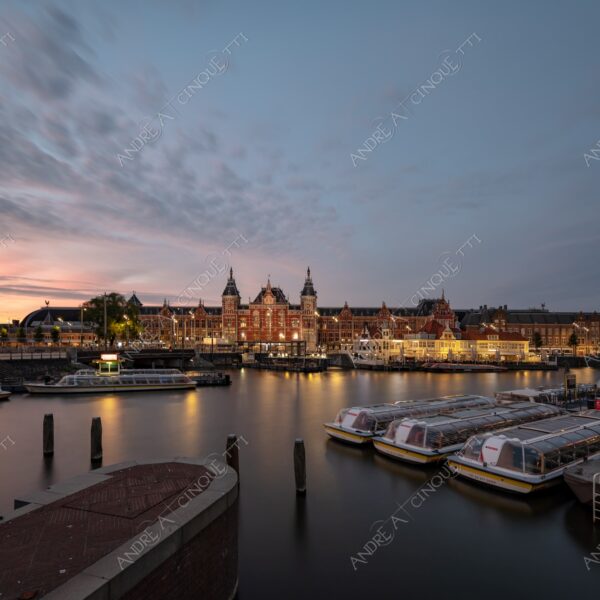 olanda holland paessi bassi the netherlands amsterdam tramonto sunset sundown crepuscolo dusk twilight alba sunrise canale canal channel porto harbor pontile molo pier wharf barca boat vascello vessel veliero sailing ship lunga esposizione long exposure