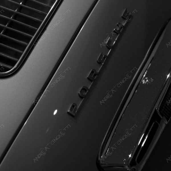 museo museum stoccarda stuttgart porsche bianco e nero black and white dettagli details penombra twilight scuro dark ombra shadow profilo silhouette curve bends auto car