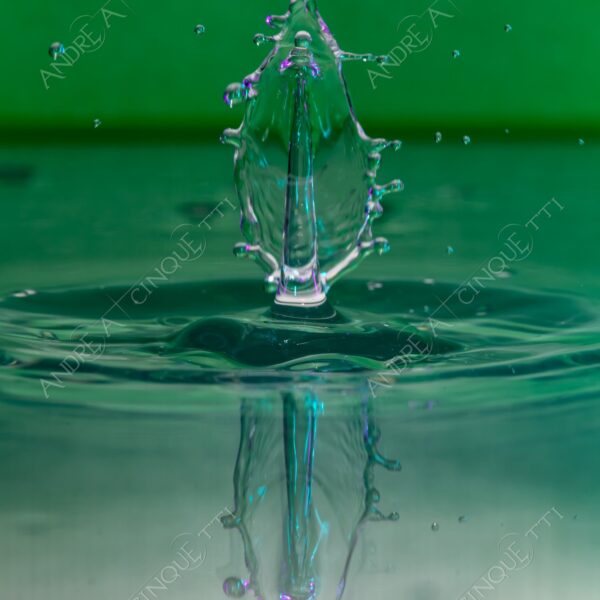 macro photography goccia gocce d'acqua water drop drops high speed sync riflessi reflections splash colori colours bounce bouncing