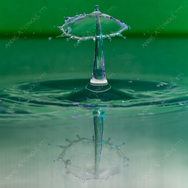 macro photography goccia gocce d'acqua water drop drops high speed sync riflessi reflections splash colori colours bounce bouncing