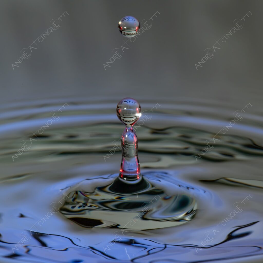 macro photography goccia gocce d'acqua water drop drops high speed sync riflessi reflections splash colori colours bounce bouncing avengers