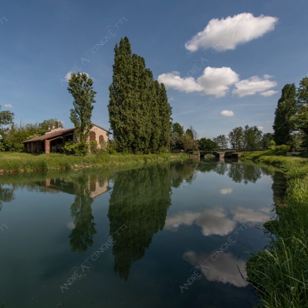 lodi vecchio canale canal channel muzza alberi trees riflessi reflections specchio mirror ponte bridge alberi trees cascina farm nuvole clouds