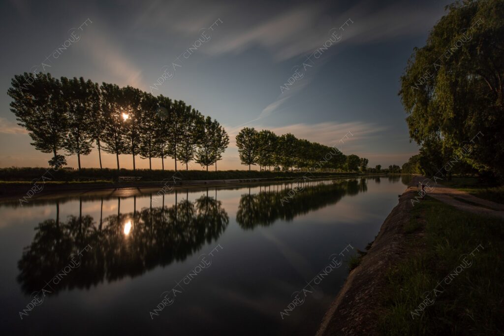 lodi mulazzano canale canal channel muzza alberi trees lunga esposizione long exposure sole sun tramonto sunset sundown crepuscolo dusk twilight alba sun down