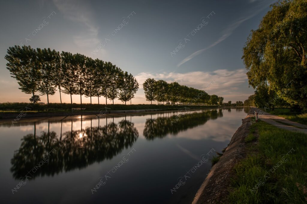 lodi mulazzano canale canal channel muzza alberi trees lunga esposizione long exposure sole sun tramonto sunset sundown crepuscolo dusk twilight alba sun down