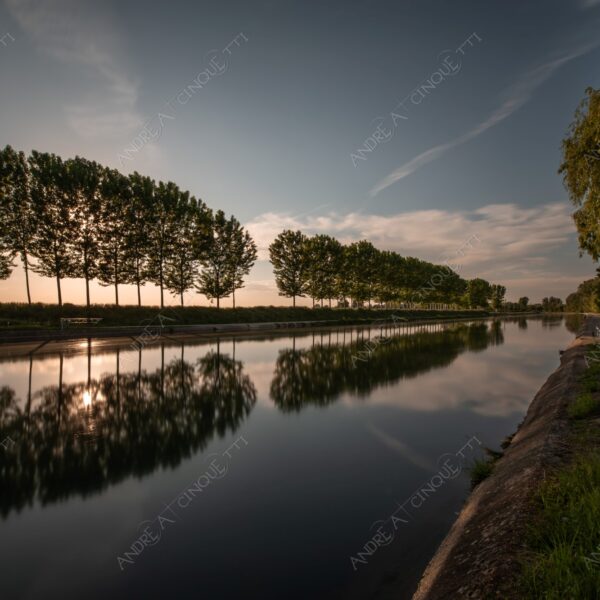 lodi mulazzano canale canal channel muzza alberi trees lunga esposizione long exposure sole sun tramonto sunset sundown crepuscolo dusk twilight alba sun down