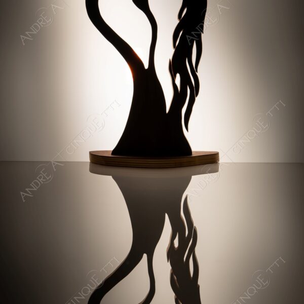 still life studio photography opera d'arte artwork legno wood ombra shadow prfilo silhouette riflessi reflections specchio mirror amanti lovers