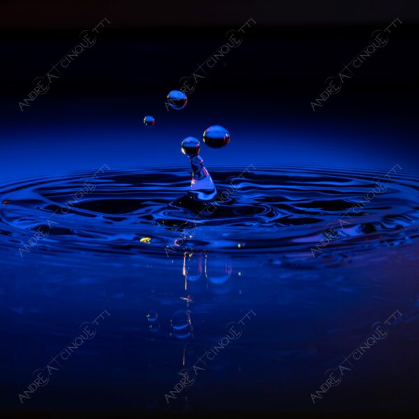 macro photography goccia gocce d'acqua water drop drops high speed sync riflessi reflections splash colori colours bounce bouncing