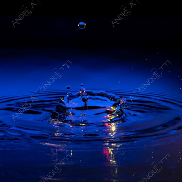 macro photography goccia gocce d'acqua water drop drops high speed sync riflessi reflections splash colori colours bounce bouncing