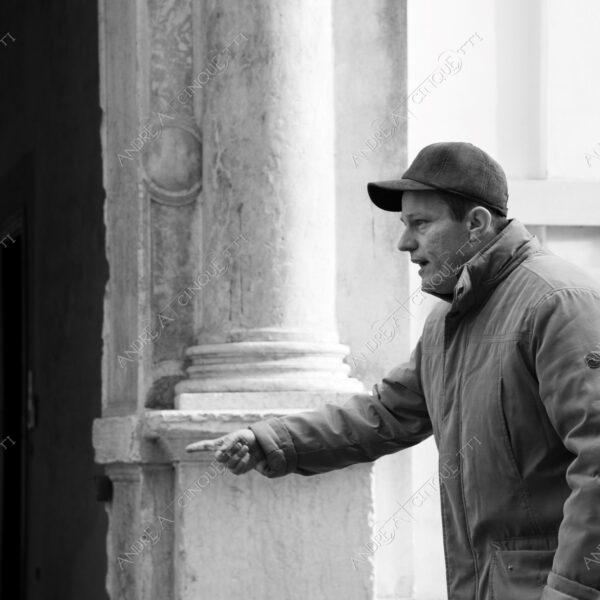 lodi street photography fotografia di strada bianco e nero black and white piazza square