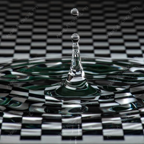 macro photography goccia gocce d'acqua water drop drops high speed sync riflessi reflections splash colori colours bounce bouncing pattern scacchi
