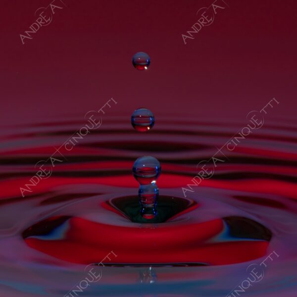 macro photography goccia gocce d'acqua water drop drops high speed sync riflessi reflections splash colori colours bounce bouncing