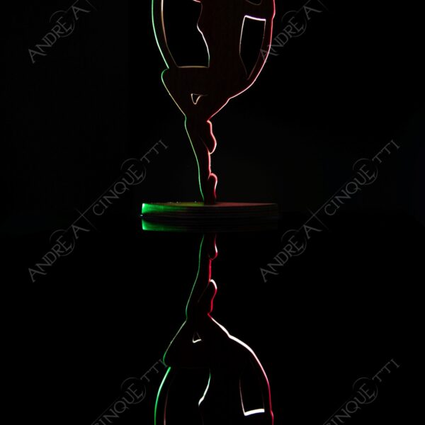 still life studio photography opera d'arte artwork legno wood ombra shadow prfilo silhouette riflessi reflections specchio mirror ginnasta gymnast ballerina dancer cerchio circle hula hoop