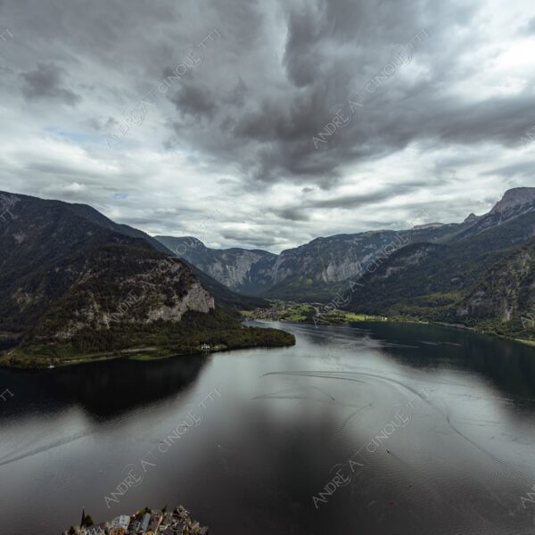 austria hallstat montagne mountains lago lake smeraldo emerald nuvole clouds