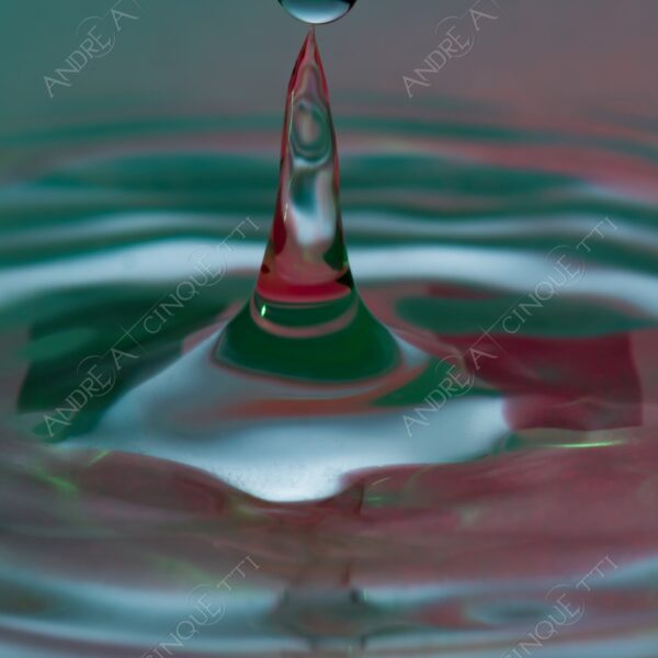 macro photography goccia gocce d'acqua water drop drops droplet droplets high speed sync studio photography riflessi reflections splash colori colours bounce bouncing bandiera flag italia italy tricolore