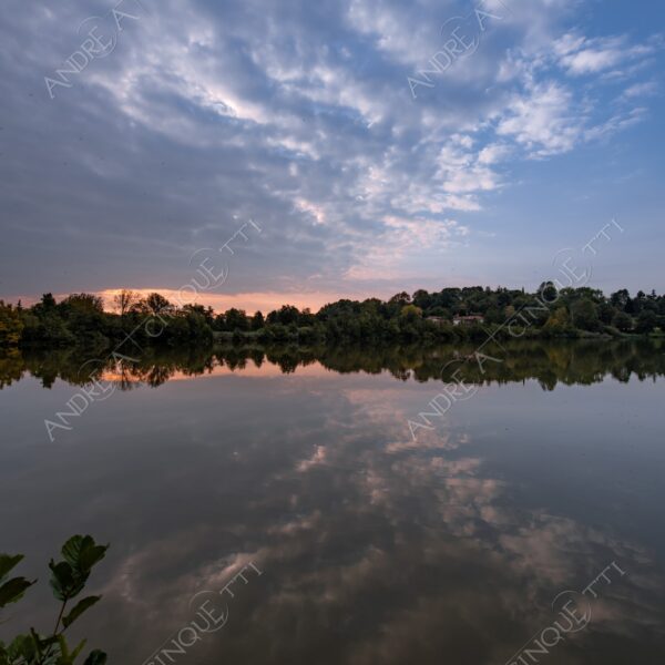 oasi oasis bosco wood foresta forest autunno autumn fall sentiero trail path footpath foliage foglie leaves alberi trees natura nature selvaggio wild lago lake stagno pond palude swamp riflessi reflections sole sun campagna countryside alba sunrise tramonto sunset sundown crepuscolo dusk twilight