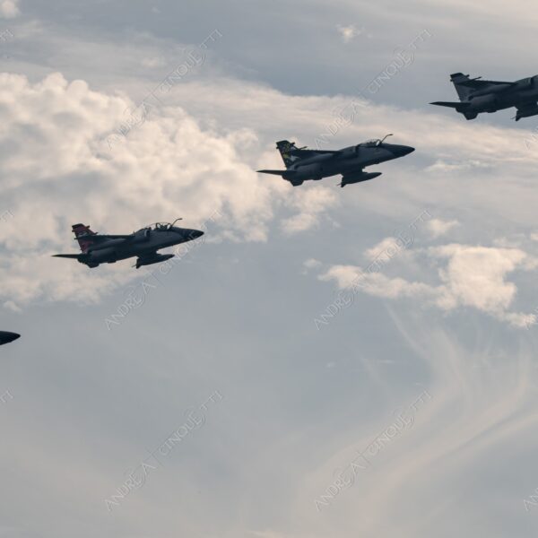 linate aeroporto airport airshow spettacolo aereo plane fighter jet