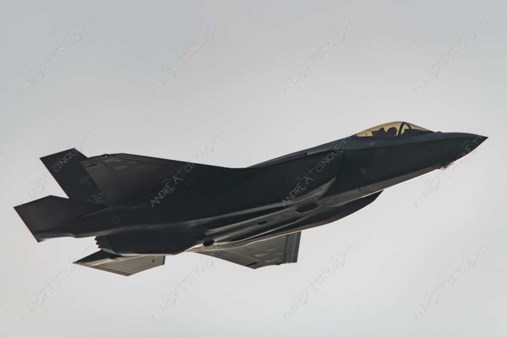 linate aeroporto airport airshow spettacolo aereo plane fighter jet f35