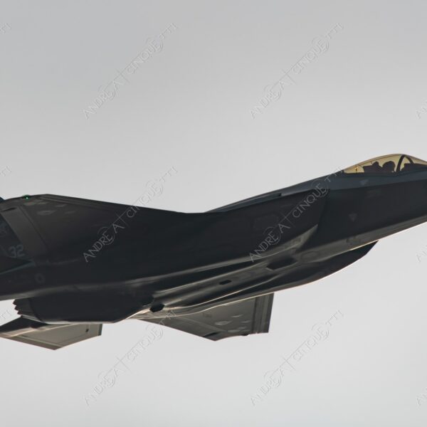 linate aeroporto airport airshow spettacolo aereo plane fighter jet f35