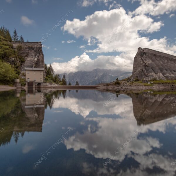 diga del gleno dam lago montagna lake loch mountain montagne mountains alpi alps riflessi reflections specchio mirror disastro crollo catastrofe tragedia disaster collapse collapsed catastrophe tragedy