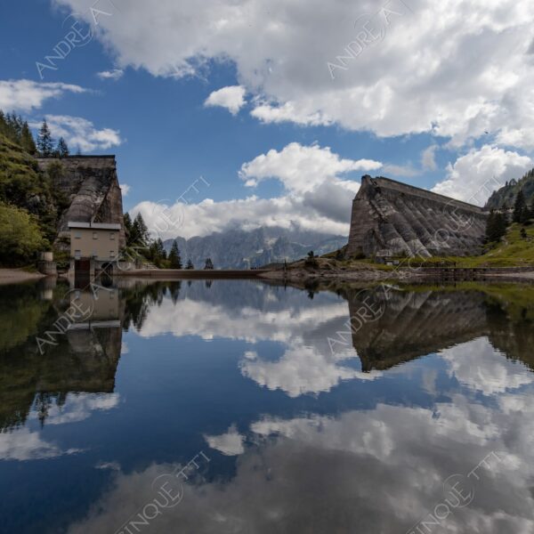 diga del gleno dam lago montagna lake loch mountain montagne mountains alpi alps riflessi reflections specchio mirror disastro crollo catastrofe tragedia disaster collapse collapsed catastrophe tragedy