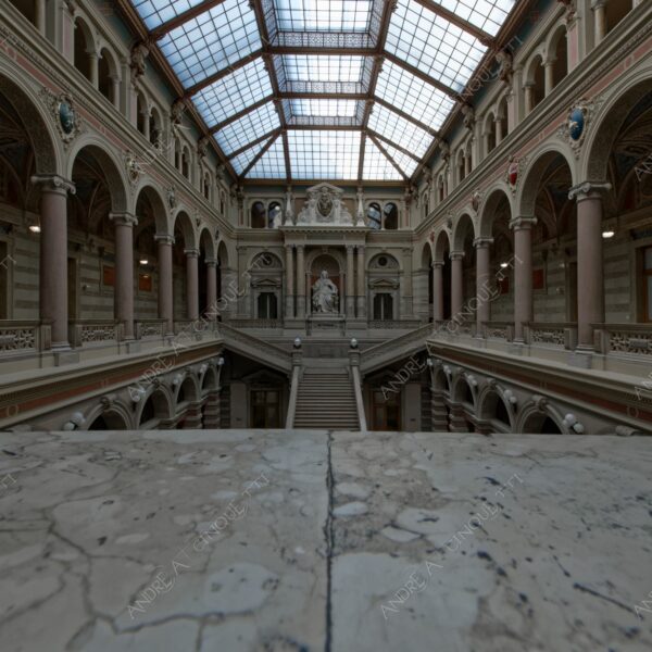 austria vienna palazzo palace architettura architecture scale stairs archi arches colonne columns pillars palazzo di giustizia justice palace