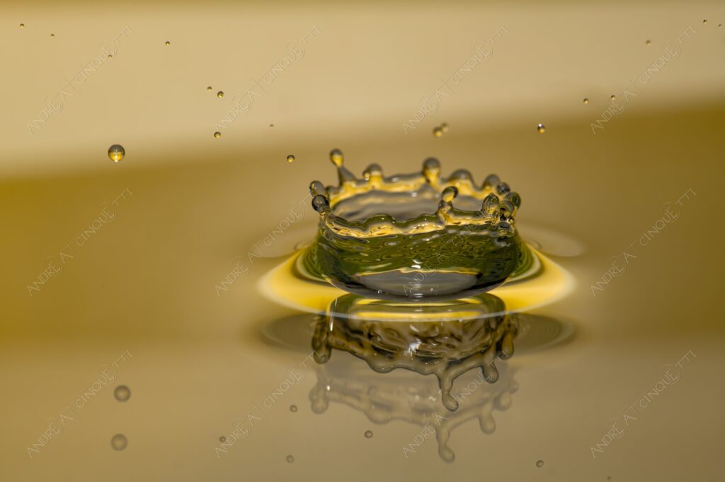 macro photography goccia gocce d'acqua water drop drops high speed sync riflessi reflections splash colori colours bounce bouncing
