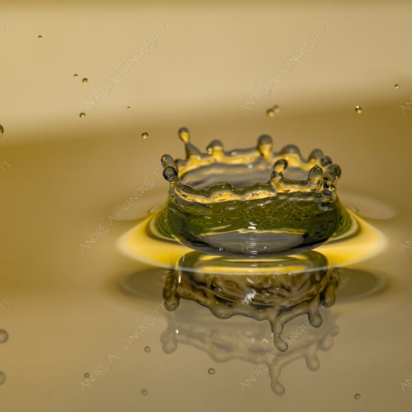 macro photography goccia gocce d'acqua water drop drops high speed sync riflessi reflections splash colori colours bounce bouncing