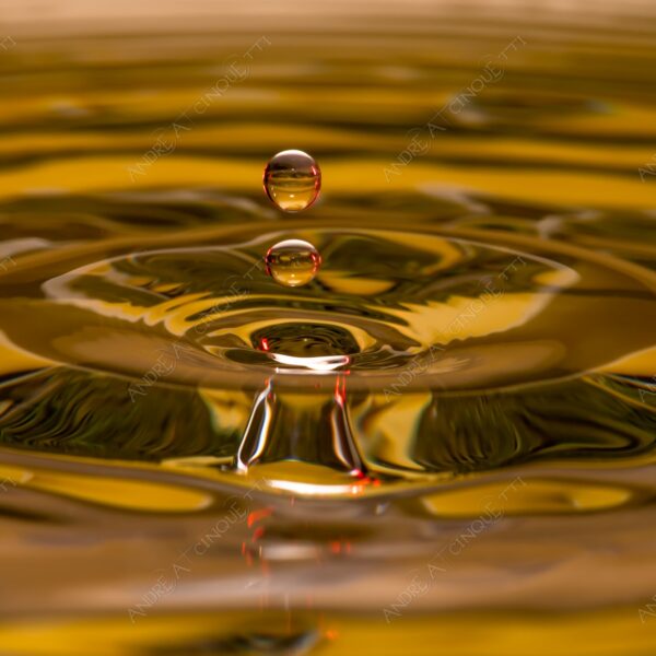 macro photography goccia gocce d'acqua water drop drops high speed sync riflessi reflections splash colori colours bounce bouncing