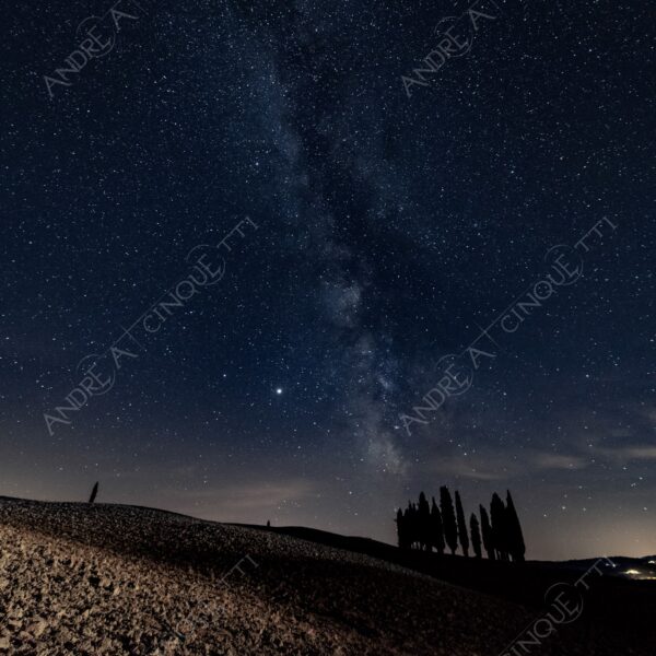 via lattea milky way stelle stars lunga esposizione long exposure cipressi san quirico d'orcia cypresses