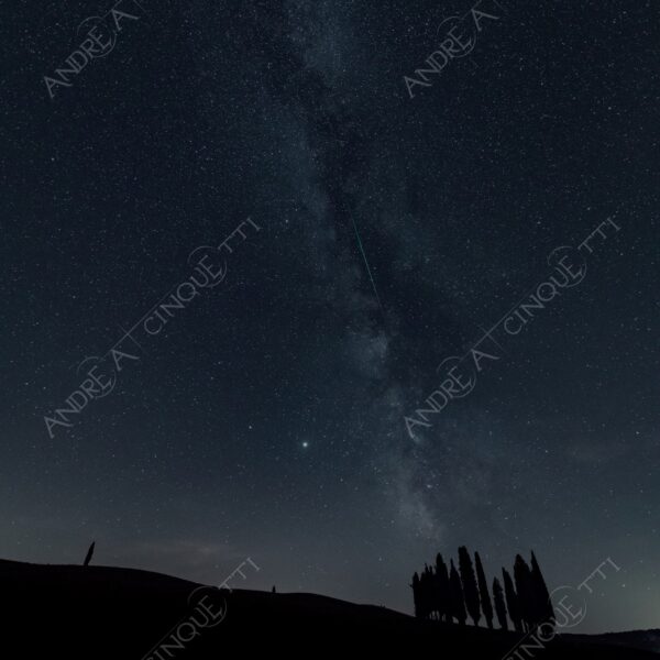 via lattea milky way stelle stars lunga esposizione long exposure cipressi san quirico d'orcia cypresses