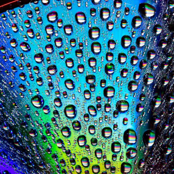 macro photography goccia gocce d'acqua water drop drops riflessi reflections colori colours cd